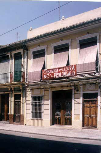 Cabanyal house against the prolongation plan. Foto